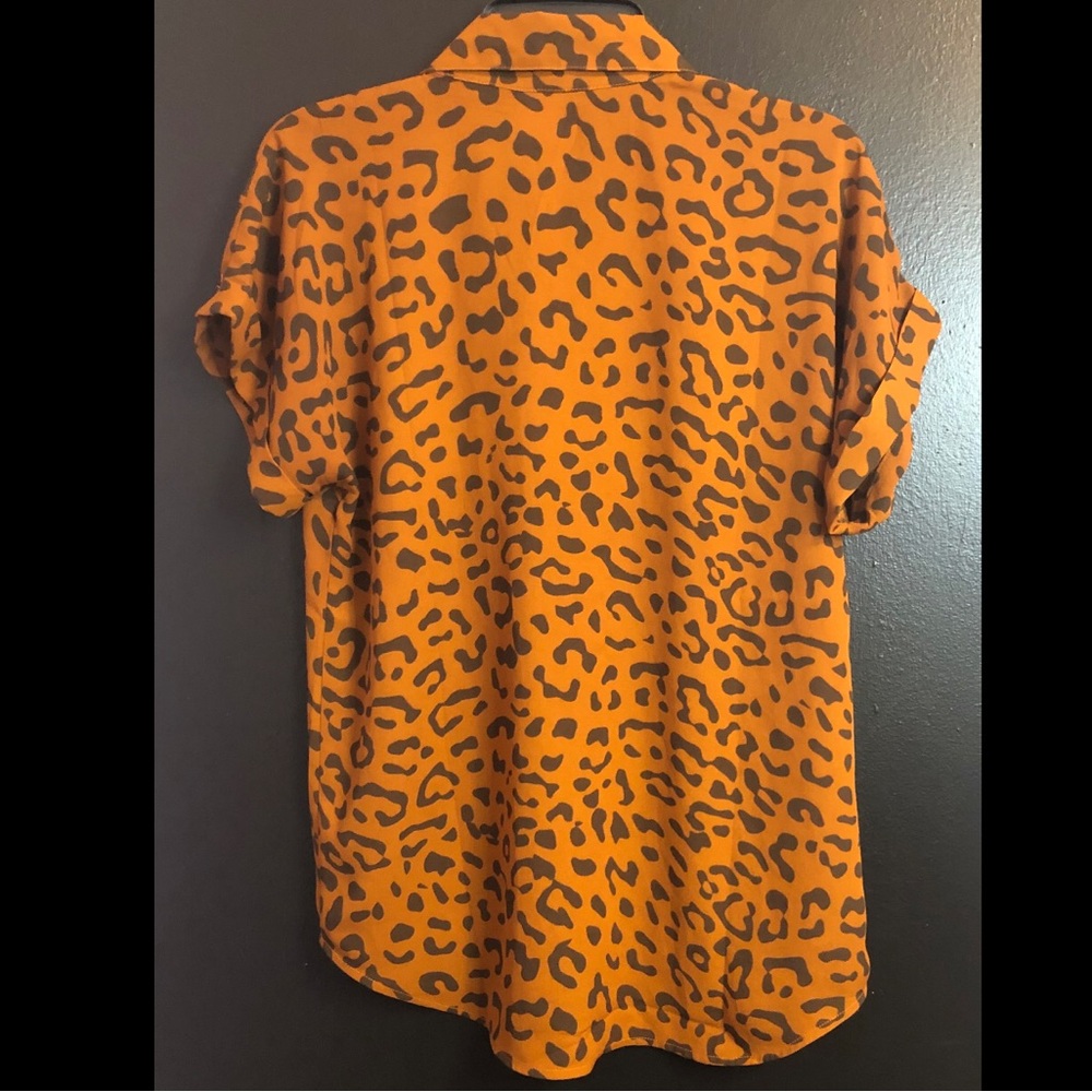 CAbi Rust and Black Ombré Leopard Cap Sleeve Top - Picture 2 of 4